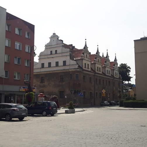 ratusz w strzelinie