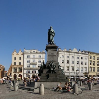kamienica przy rynku i kościele mariackim w krakowie