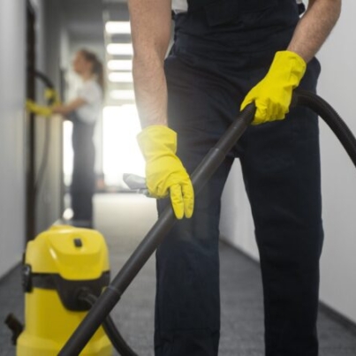 odkurzacz do montażu wykładzin