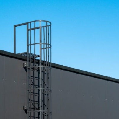 rodzaje-drabin-ewakuacyjnych-praktyczny-przewodnik