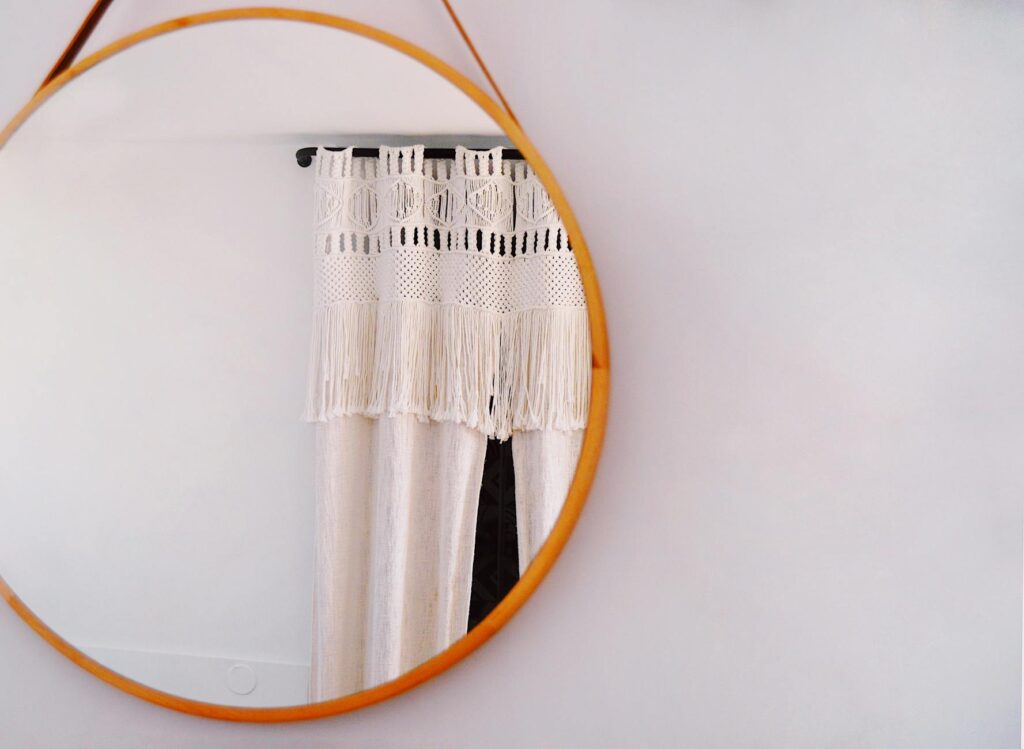 Lustra do przedpokoju, salonu i sypialni.