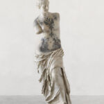 fabio viale - klasyczne marmurowe rzeźby wytatuowane